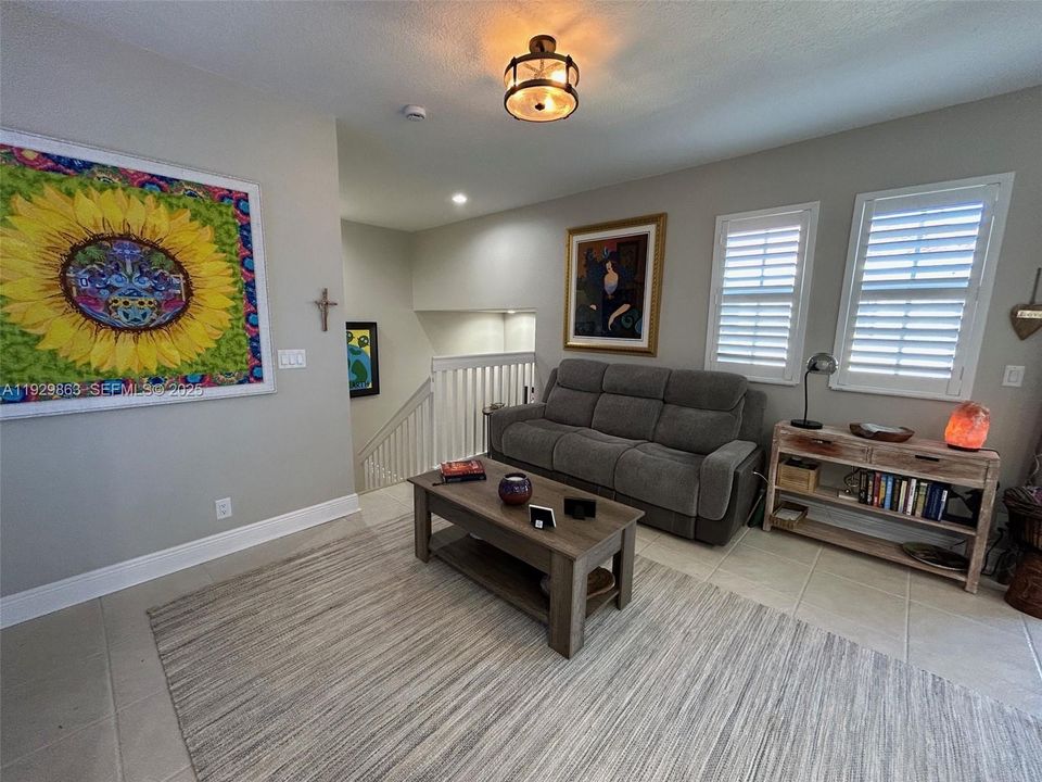 En Venta: $449,000 (2 camas, 2 baños, 1144 Pies cuadrados)