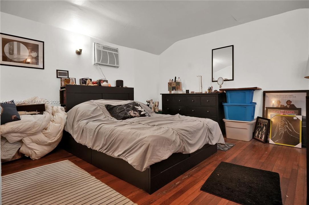 На продажу: $950,000 (3 спален, 2 ванн, 2712 Квадратных фут)