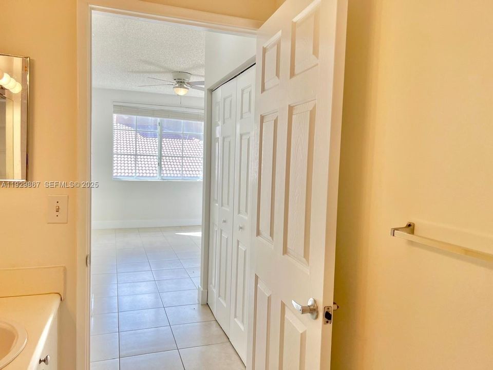 For Rent: $2,400 (2 beds, 2 baths, 1000 Square Feet)
