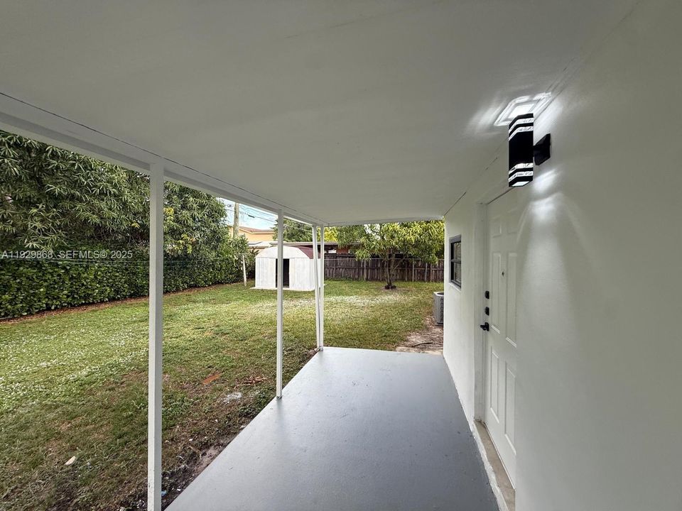 For Sale: $535,000 (2 beds, 1 baths, 1165 Square Feet)