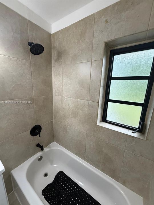 For Sale: $535,000 (2 beds, 1 baths, 1165 Square Feet)