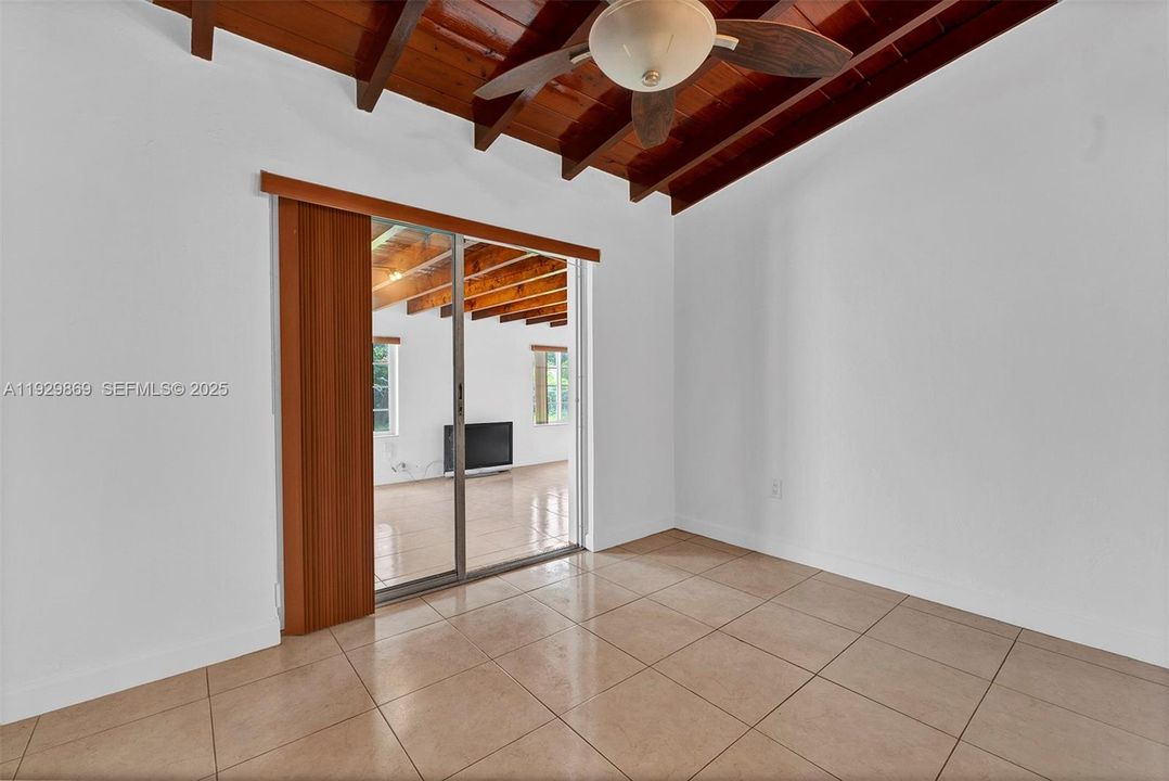 出租: $3,000 (3 贝兹, 1 浴室, 1484 平方英尺)