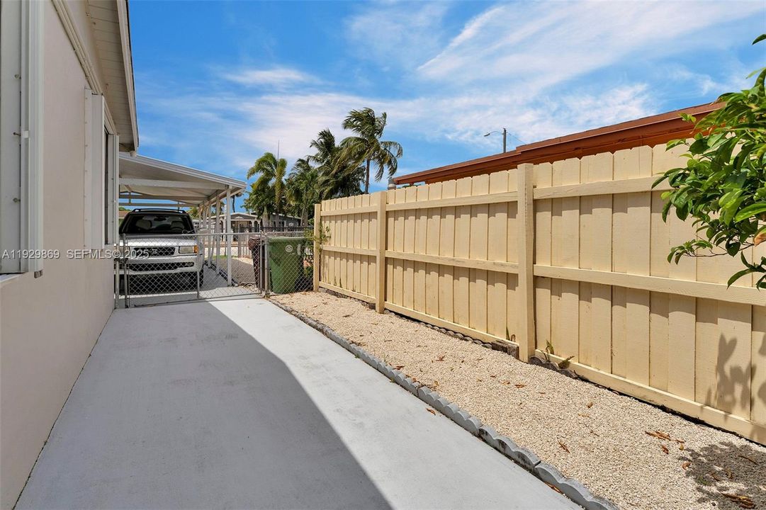 出租: $3,000 (3 贝兹, 1 浴室, 1484 平方英尺)