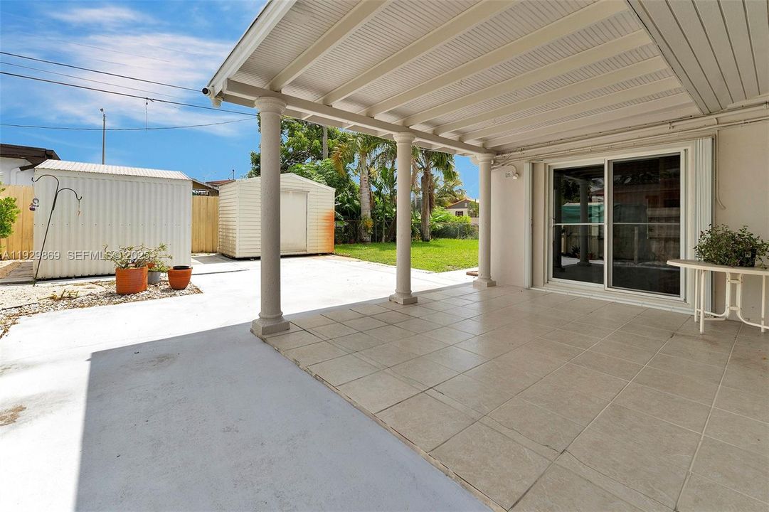 出租: $3,000 (3 贝兹, 1 浴室, 1484 平方英尺)