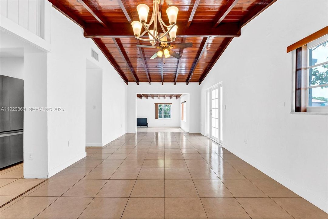 出租: $3,000 (3 贝兹, 1 浴室, 1484 平方英尺)