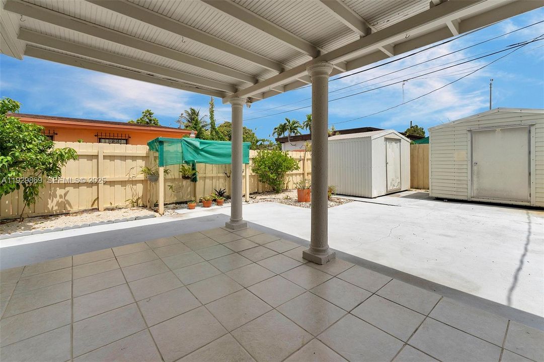 出租: $3,000 (3 贝兹, 1 浴室, 1484 平方英尺)