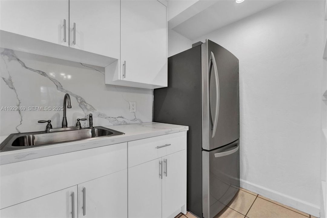 出租: $3,000 (3 贝兹, 1 浴室, 1484 平方英尺)