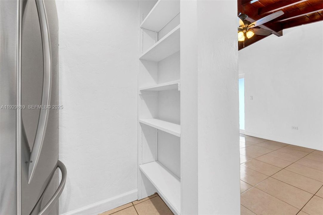 出租: $3,000 (3 贝兹, 1 浴室, 1484 平方英尺)