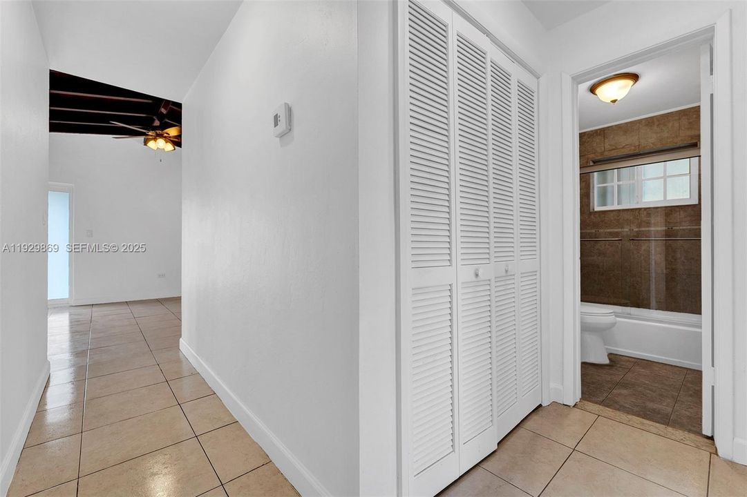 出租: $3,000 (3 贝兹, 1 浴室, 1484 平方英尺)