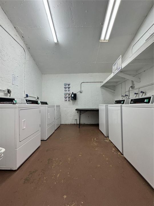 For Sale: $224,900 (2 beds, 2 baths, 1060 Square Feet)