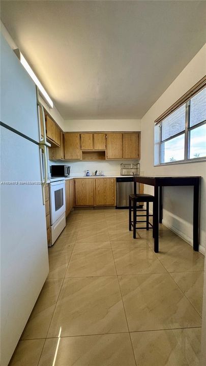 For Sale: $224,900 (2 beds, 2 baths, 1060 Square Feet)