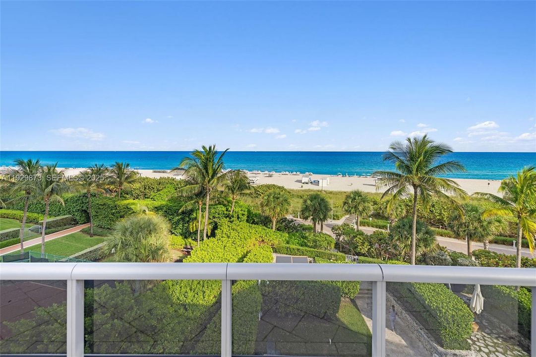 For Sale: $2,195,000 (2 beds, 2 baths, 1322 Square Feet)