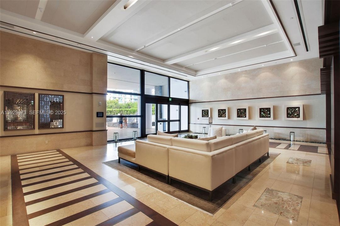 For Sale: $2,195,000 (2 beds, 2 baths, 1322 Square Feet)