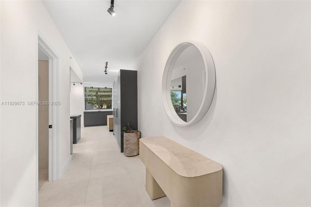 For Sale: $2,195,000 (2 beds, 2 baths, 1322 Square Feet)