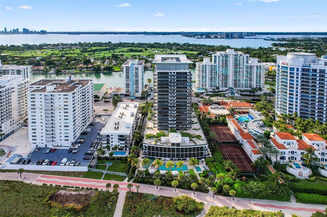 For Sale: $2,195,000 (2 beds, 2 baths, 1322 Square Feet)