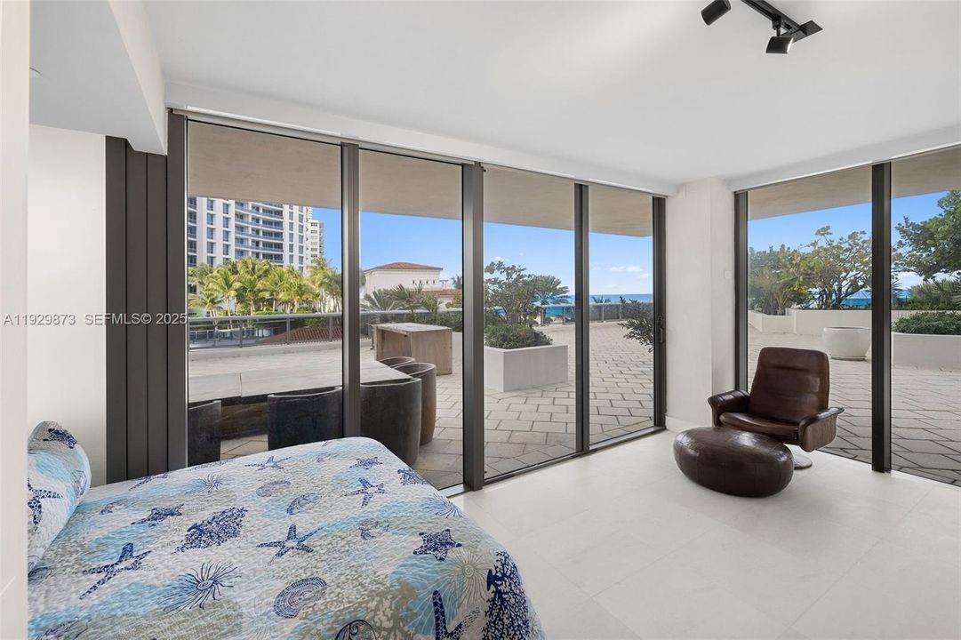 For Sale: $2,195,000 (2 beds, 2 baths, 1322 Square Feet)