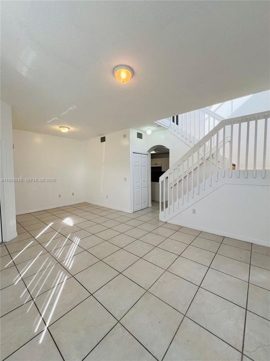 En Renta: $3,050 (3 camas, 2 baños, 1210 Pies cuadrados)