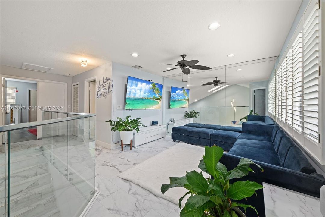 For Sale: $450,000 (3 beds, 2 baths, 1784 Square Feet)