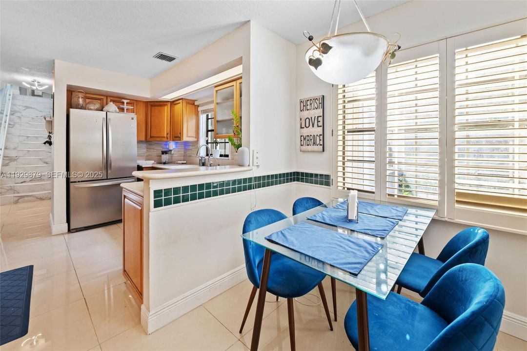 For Sale: $450,000 (3 beds, 2 baths, 1784 Square Feet)