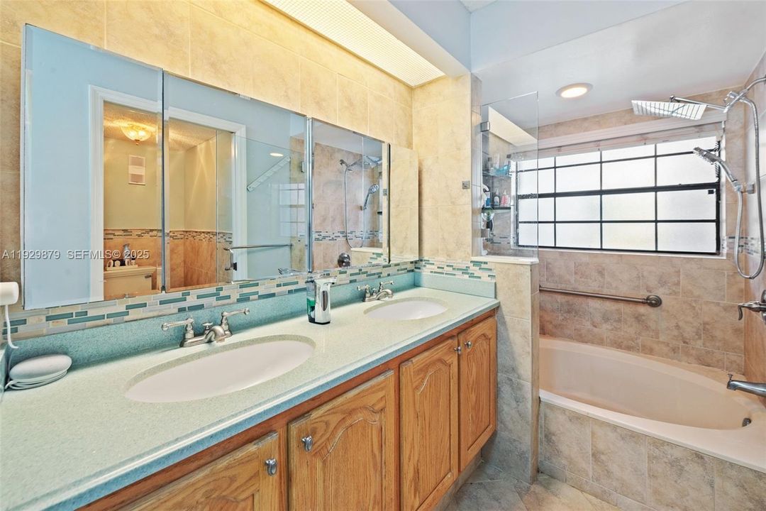 For Sale: $450,000 (3 beds, 2 baths, 1784 Square Feet)