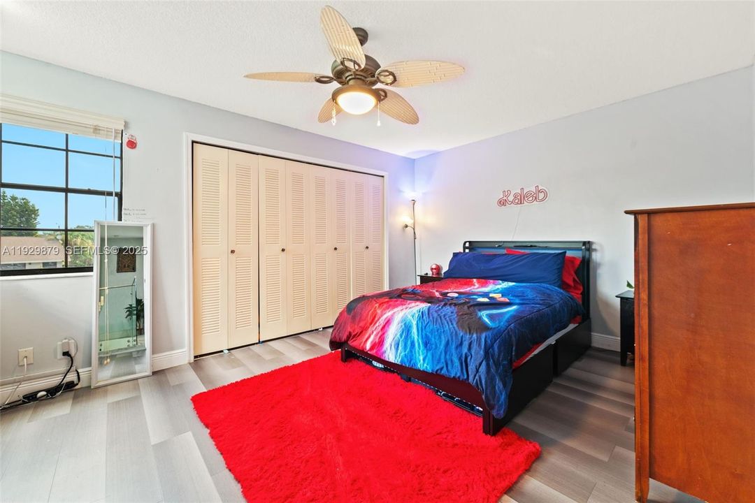 For Sale: $450,000 (3 beds, 2 baths, 1784 Square Feet)