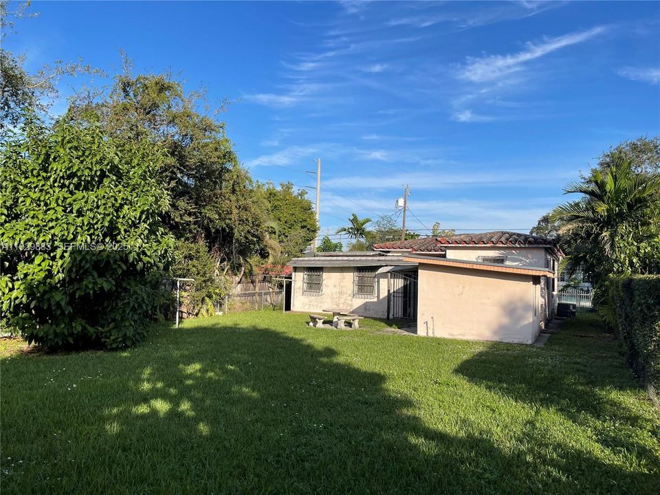 En Venta: $475,000 (2 camas, 1 baños, 1444 Pies cuadrados)