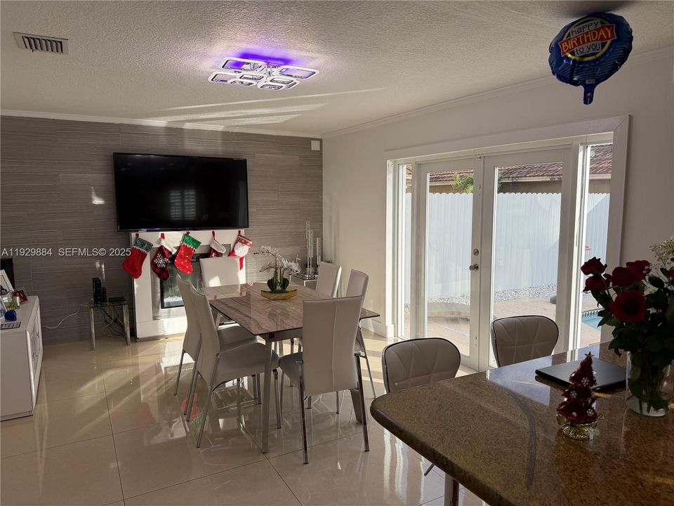 For Sale: $965,000 (4 beds, 3 baths, 2215 Square Feet)