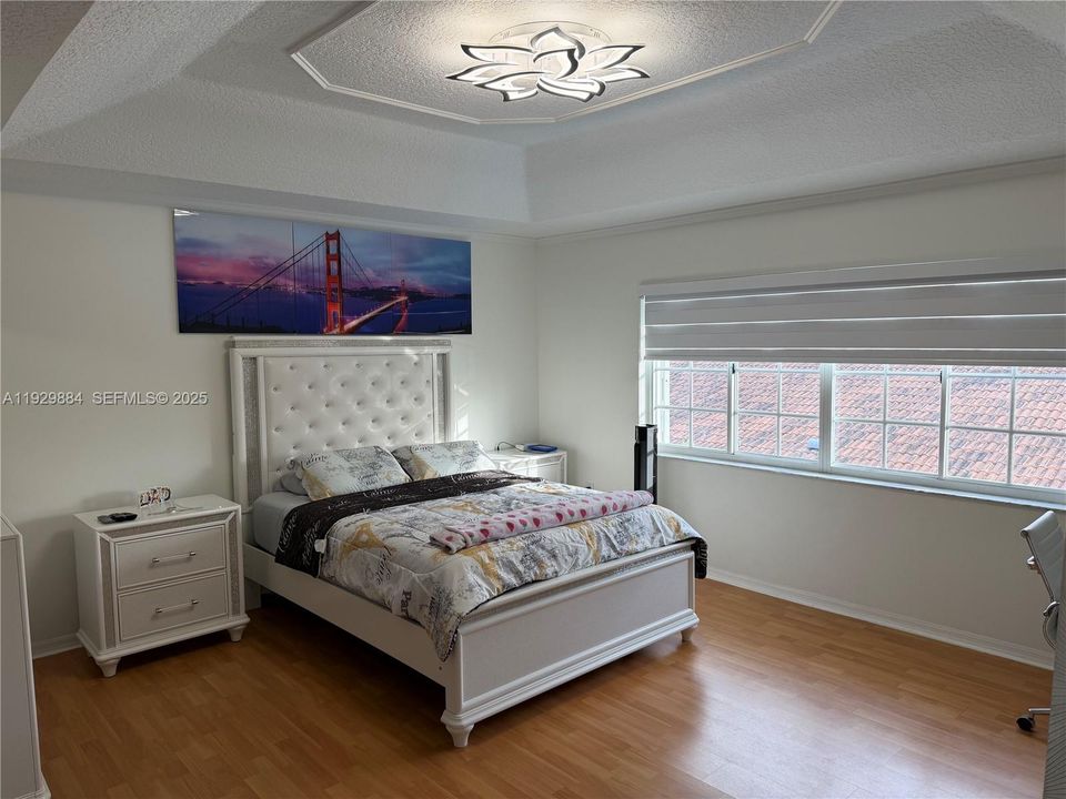 For Sale: $965,000 (4 beds, 3 baths, 2215 Square Feet)