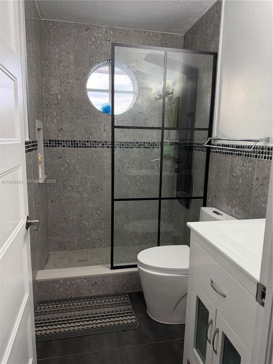 For Sale: $965,000 (4 beds, 3 baths, 2215 Square Feet)