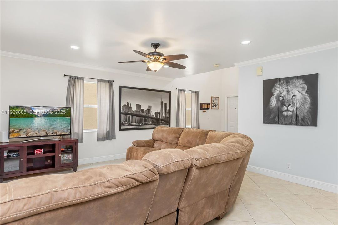 For Sale: $559,000 (3 beds, 2 baths, 2055 Square Feet)