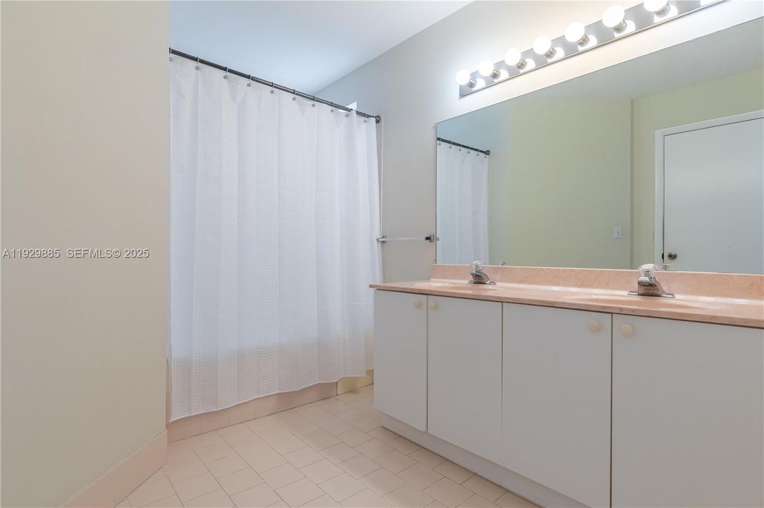 For Sale: $559,000 (3 beds, 2 baths, 2055 Square Feet)