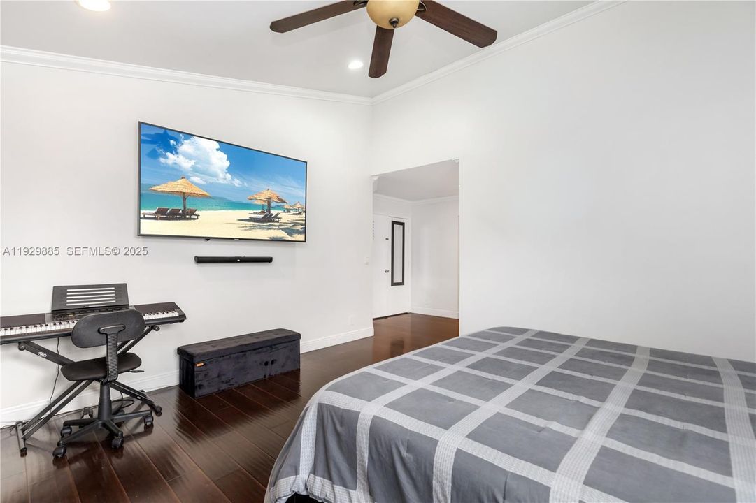 For Sale: $559,000 (3 beds, 2 baths, 2055 Square Feet)