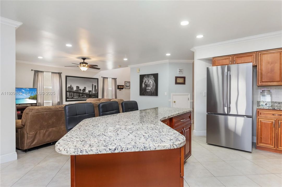 For Sale: $559,000 (3 beds, 2 baths, 2055 Square Feet)