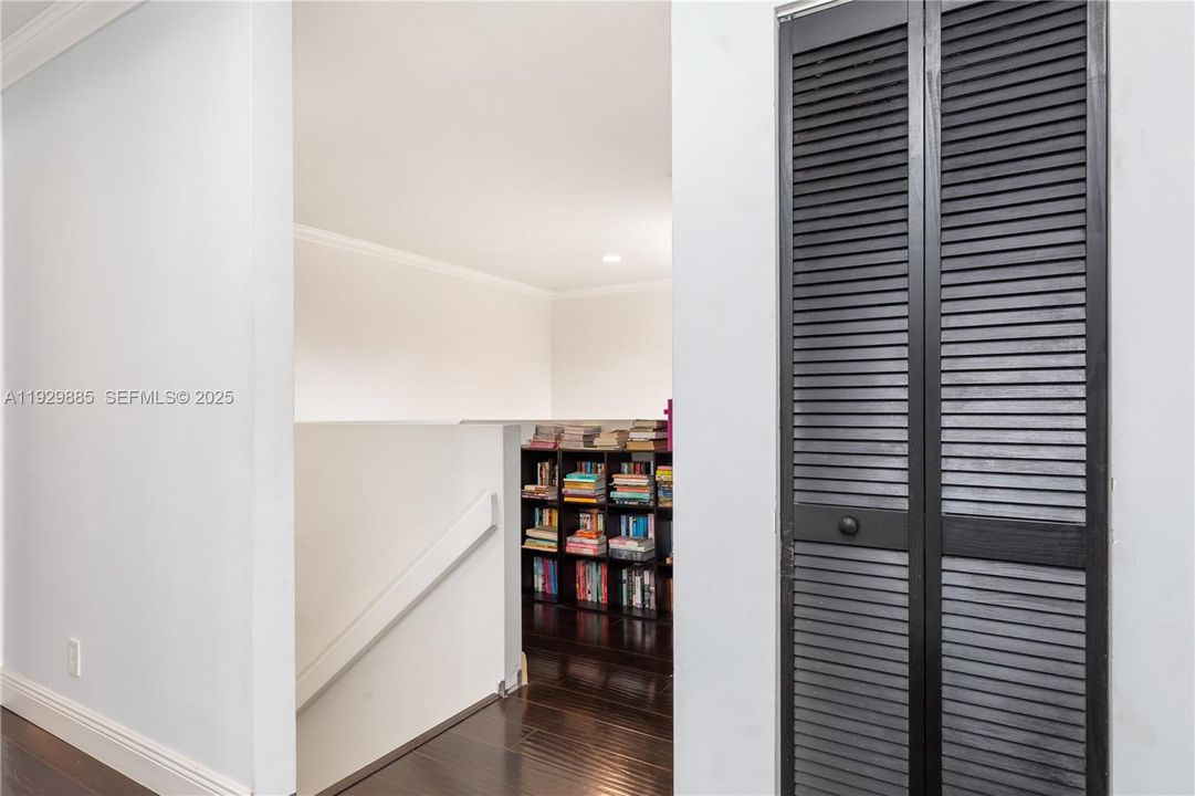 For Sale: $559,000 (3 beds, 2 baths, 2055 Square Feet)