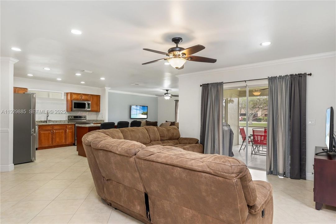 For Sale: $559,000 (3 beds, 2 baths, 2055 Square Feet)