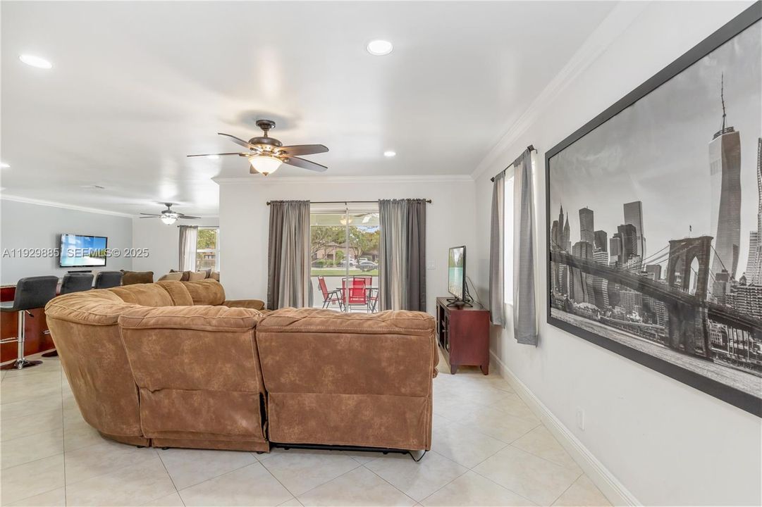 For Sale: $559,000 (3 beds, 2 baths, 2055 Square Feet)