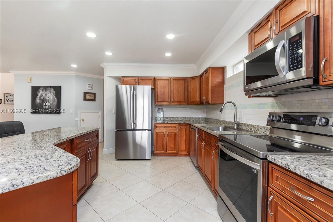 For Sale: $559,000 (3 beds, 2 baths, 2055 Square Feet)