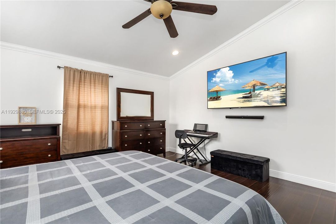 For Sale: $559,000 (3 beds, 2 baths, 2055 Square Feet)