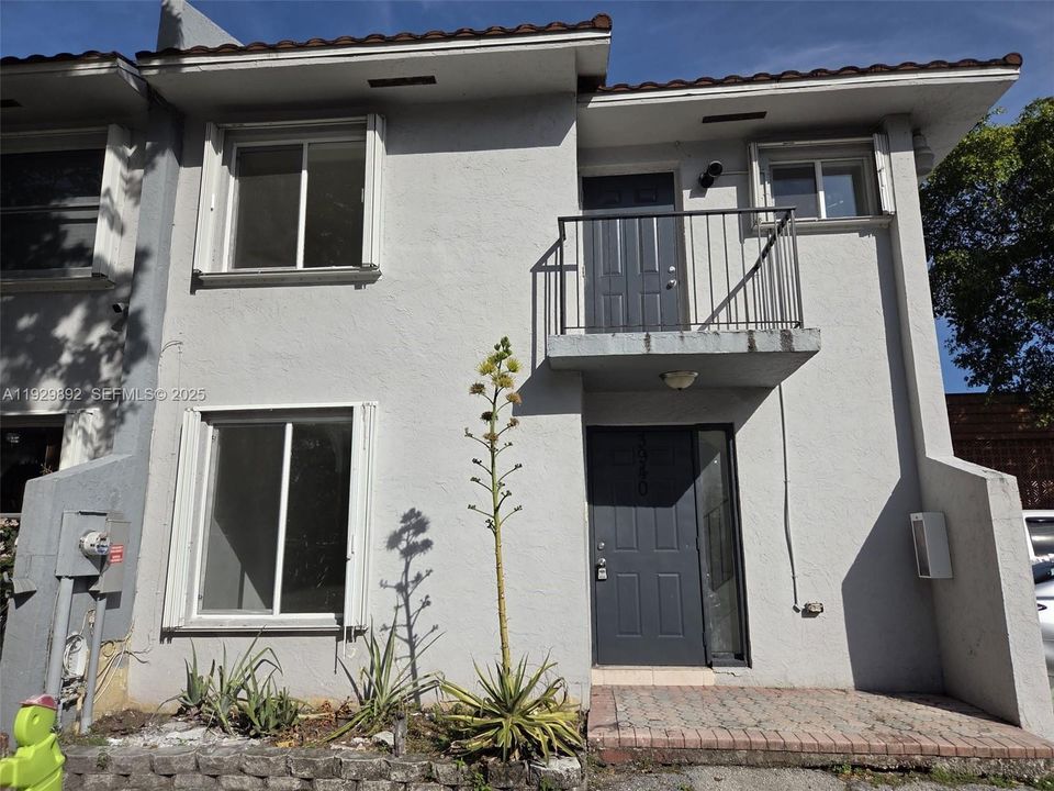 En Renta: $3,100 (3 camas, 2 baños, 21567 Pies cuadrados)