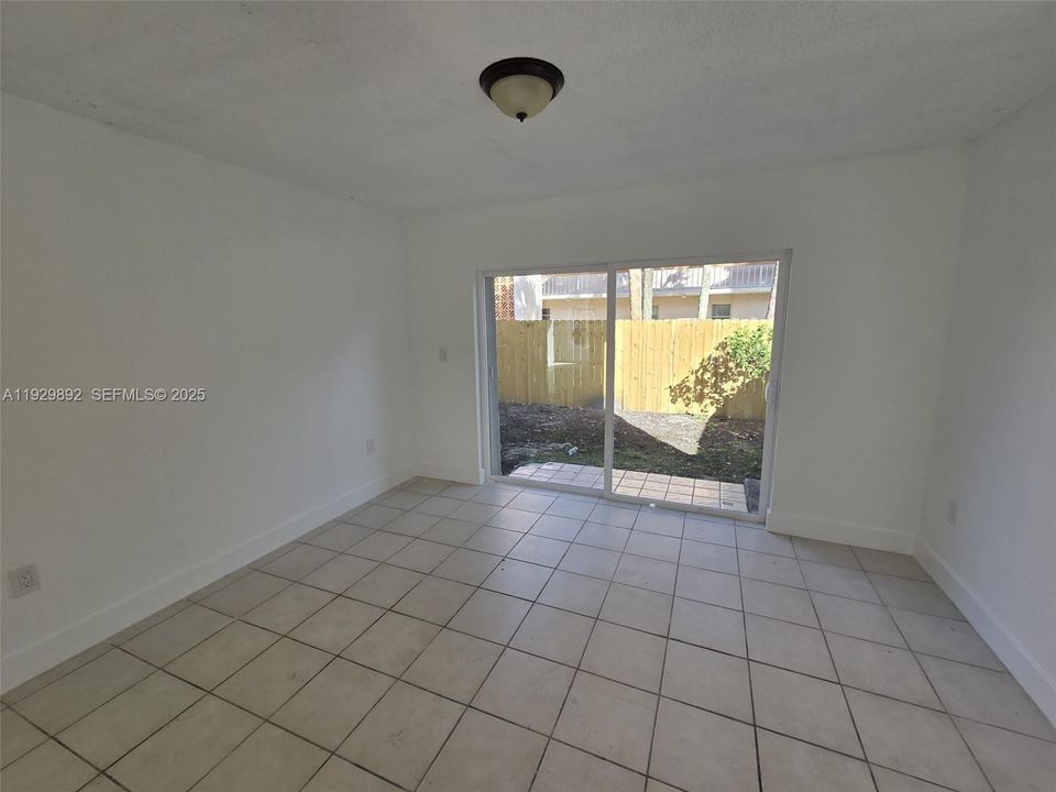 En Renta: $3,100 (3 camas, 2 baños, 21567 Pies cuadrados)