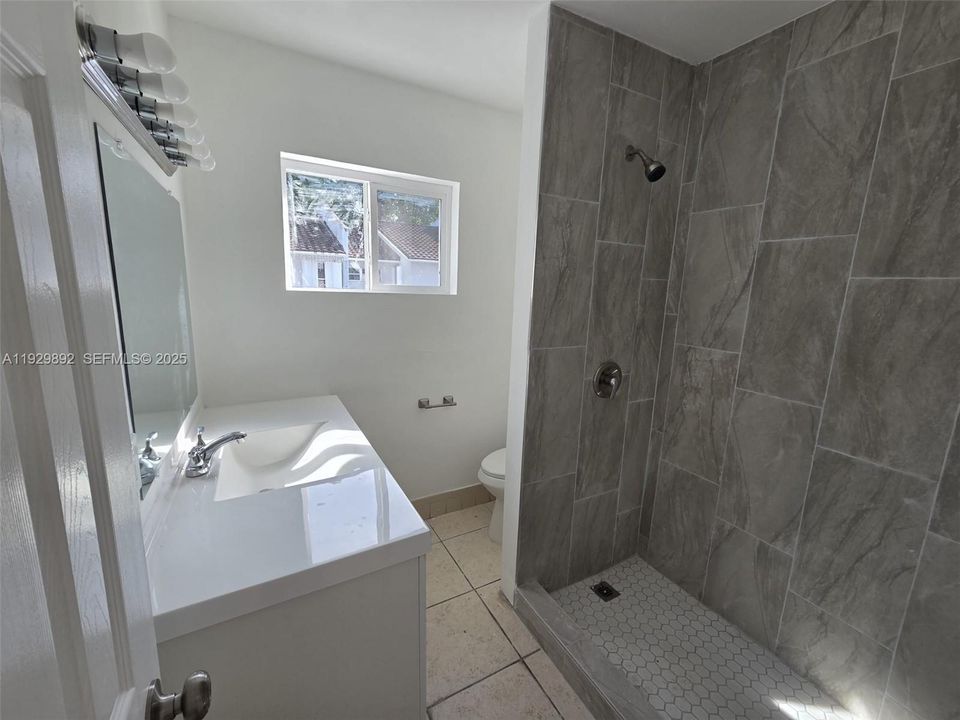 En Renta: $3,100 (3 camas, 2 baños, 21567 Pies cuadrados)