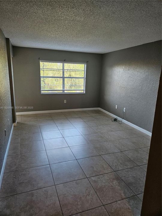 В аренду: $1,850 (2 спален, 2 ванн, 950 Квадратных фут)