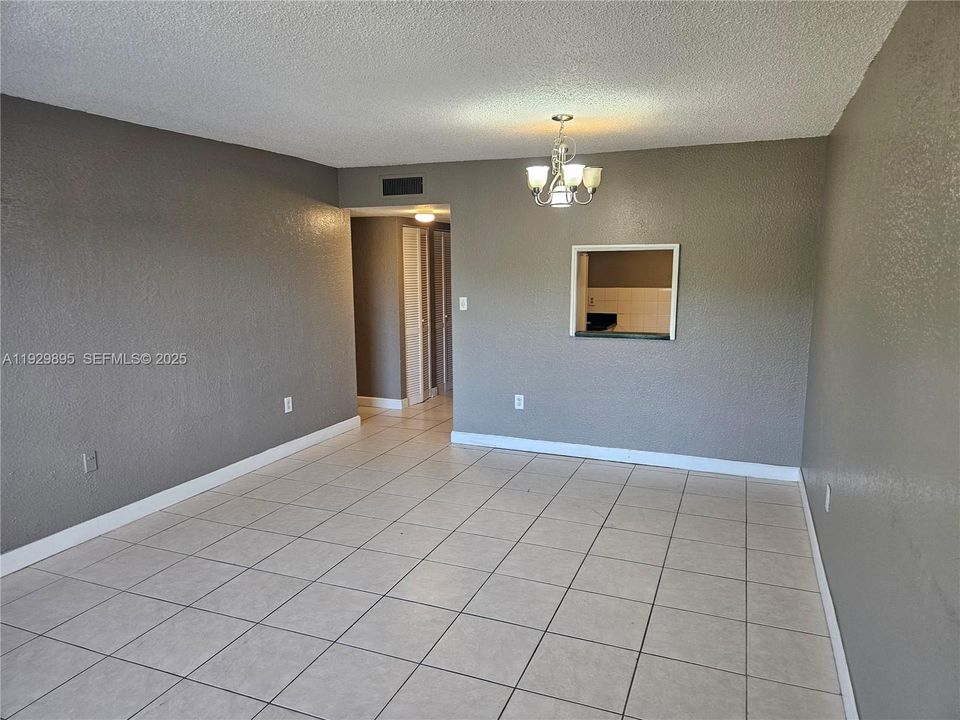 В аренду: $1,850 (2 спален, 2 ванн, 950 Квадратных фут)