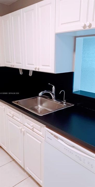 В аренду: $1,850 (2 спален, 2 ванн, 950 Квадратных фут)