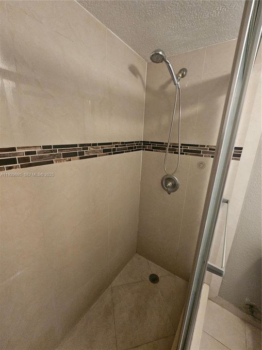 В аренду: $1,850 (2 спален, 2 ванн, 950 Квадратных фут)