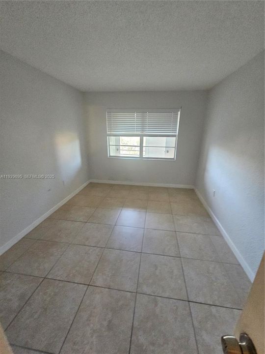 В аренду: $1,850 (2 спален, 2 ванн, 950 Квадратных фут)