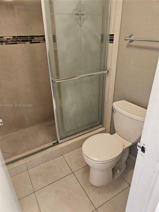 В аренду: $1,850 (2 спален, 2 ванн, 950 Квадратных фут)