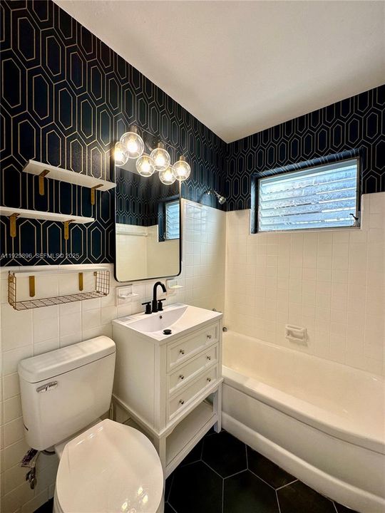 For Rent: $2,390 (2 beds, 1 baths, 900 Square Feet)