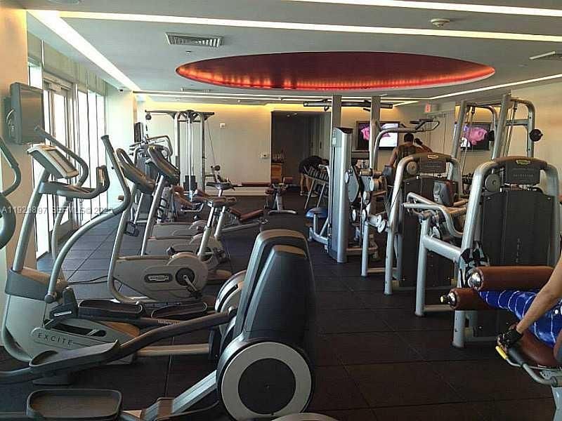 待售: $479,000 (1 贝兹, 1 浴室, 754 平方英尺)