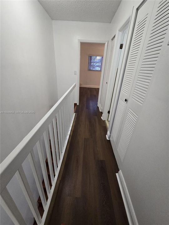 For Rent: $2,300 (2 beds, 1 baths, 1033 Square Feet)